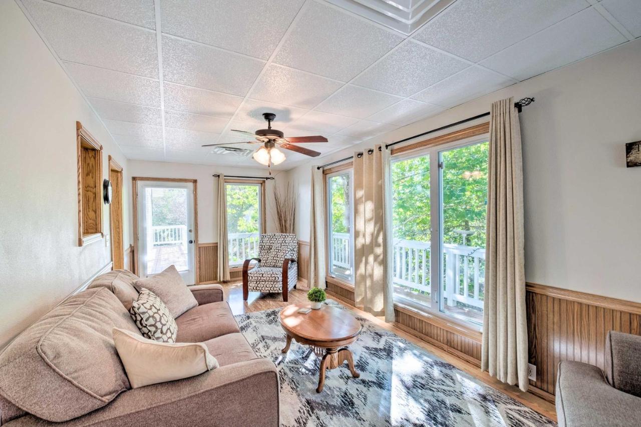 Beautiful Ozark Oasis With Deck Walk To Beaver Lake Rogers Exterior photo