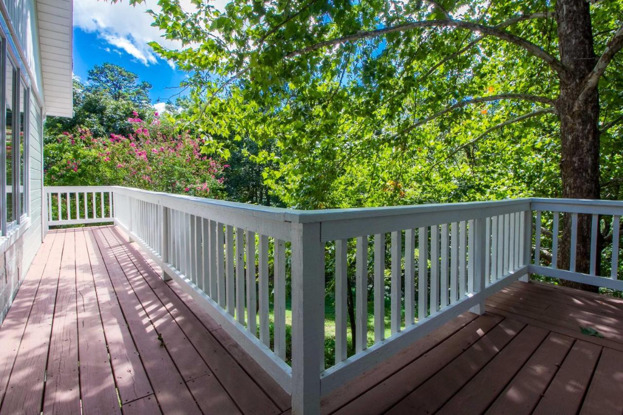 Beautiful Ozark Oasis With Deck Walk To Beaver Lake Rogers Exterior photo